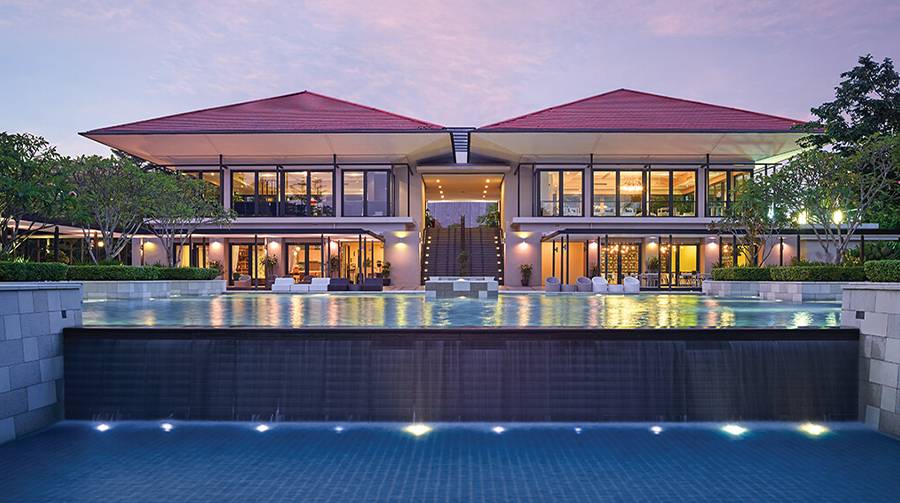 Coastal lifestyle near Straits Quay